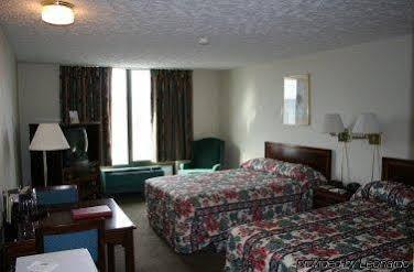 Westmont Inn & Suites Omaha Esterno foto